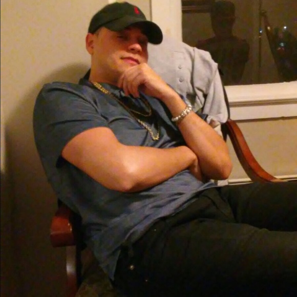 Profile Picture of Steven Abreu (@gleakfreak) on Poshmark