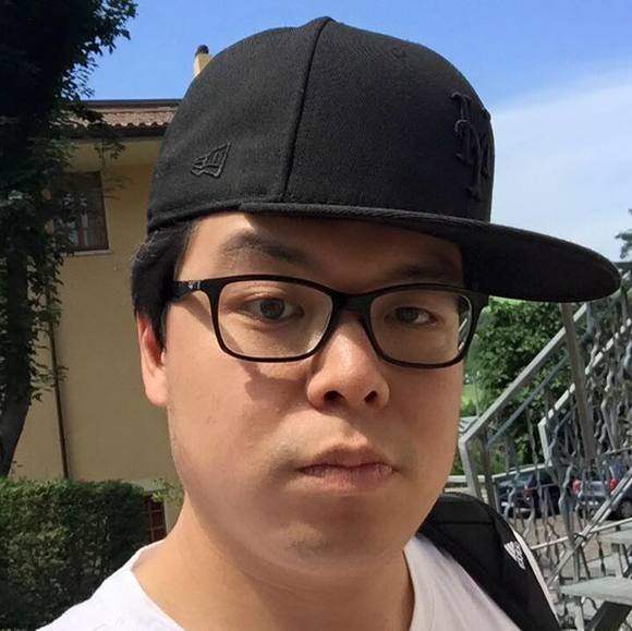 Profile Picture of Xiaoxiao Cheng (@xiaoxiaocheng) on Poshmark