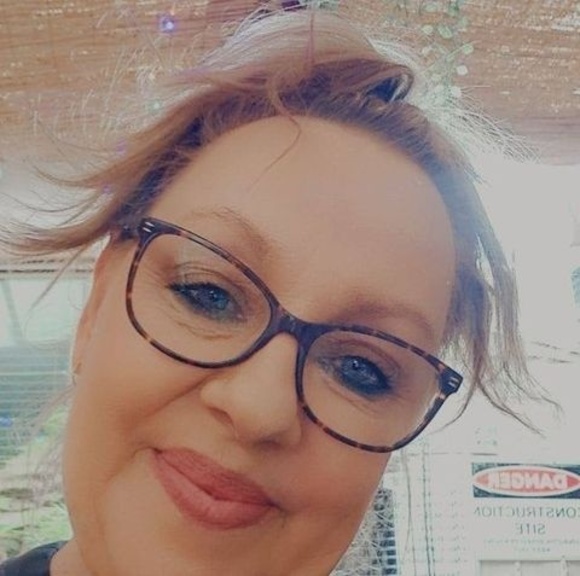 Profile Picture of Linda Hutchins (@baltek2007) on Poshmark