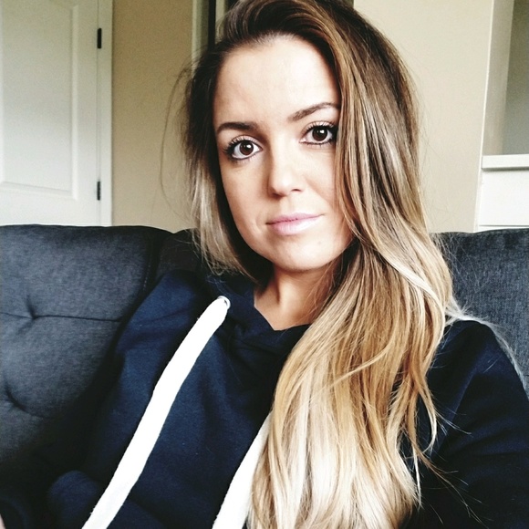 Profile Picture of Rach Rounds (@rachw8612) on Poshmark