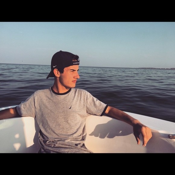 Profile Picture of Hunter Mclaughlin (@hunter57m) on Poshmark