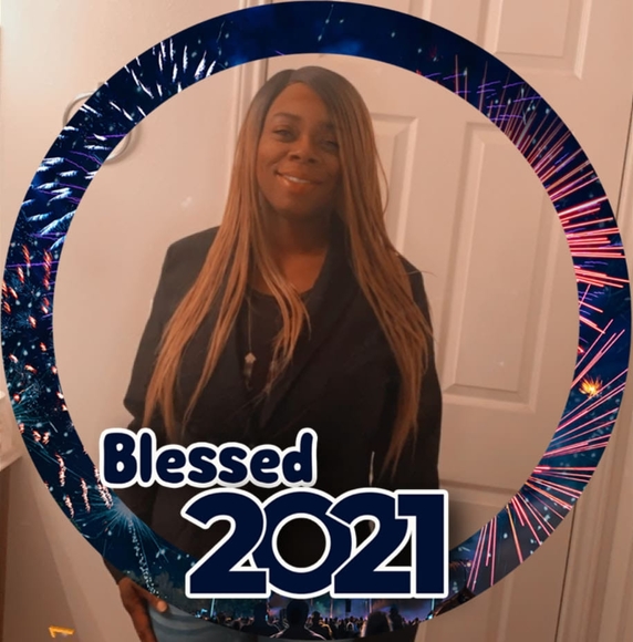 Profile Picture of Starrz Starrz (@starrzstarrz) on Poshmark