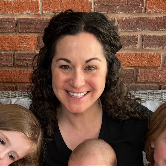 Profile Picture of Jamie Moeder (@jlcrouse) on Poshmark