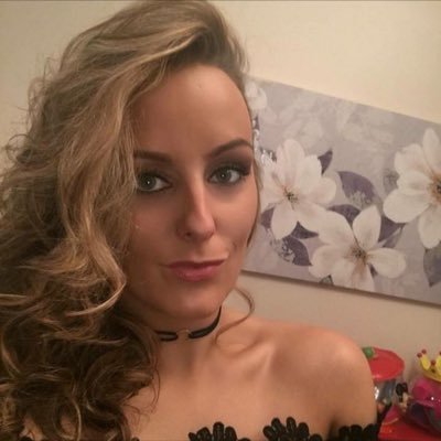 Profile Picture of AimeeBeckett (@AimeeBeckett1) on Twitter