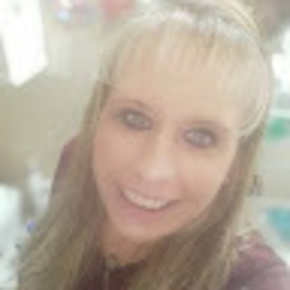 Profile Picture of Jessica Page (@jessicapage307) on Poshmark
