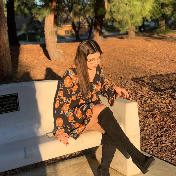 Profile Picture of Viviana Hissner (@vivifrankie) on Poshmark