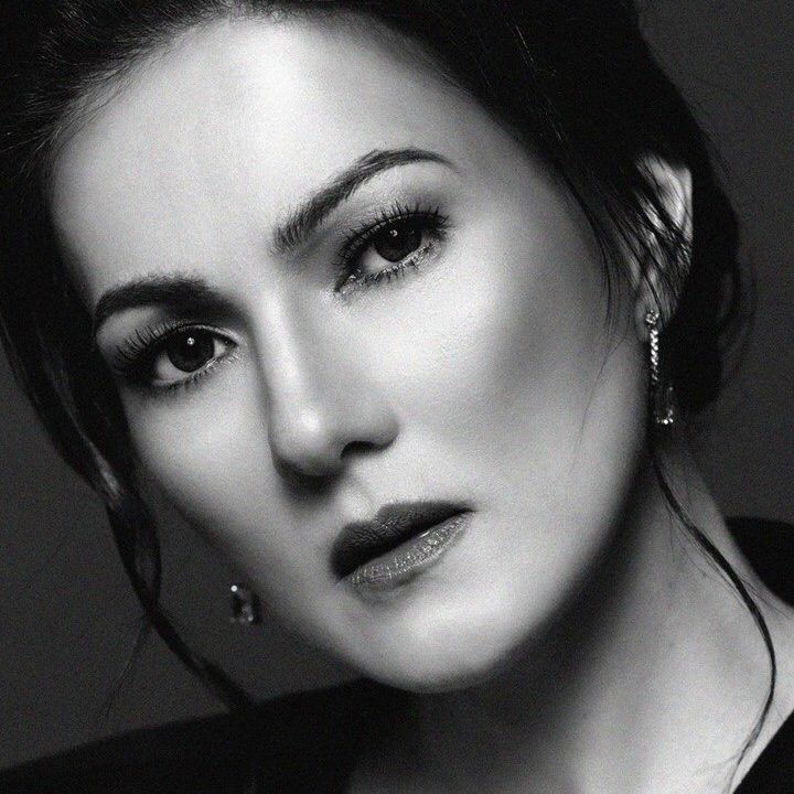 Profile Picture of Carmina Villarroel (@carminavillarroel17) on Tiktok