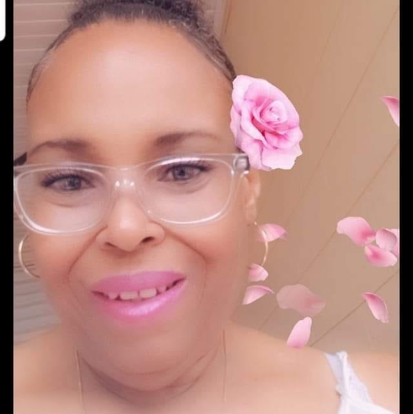 Profile Picture of Carol Capers (@carolpc8) on Poshmark