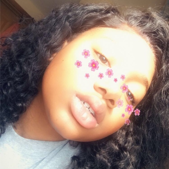 Profile Picture of Mari Price (@mari_priczzz23) on Poshmark