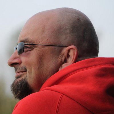 Profile Picture of Stephen Reg Cave (@games65uk) on Twitter