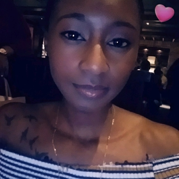 Profile Picture of Ondraya Marshall (@ondrayam) on Poshmark