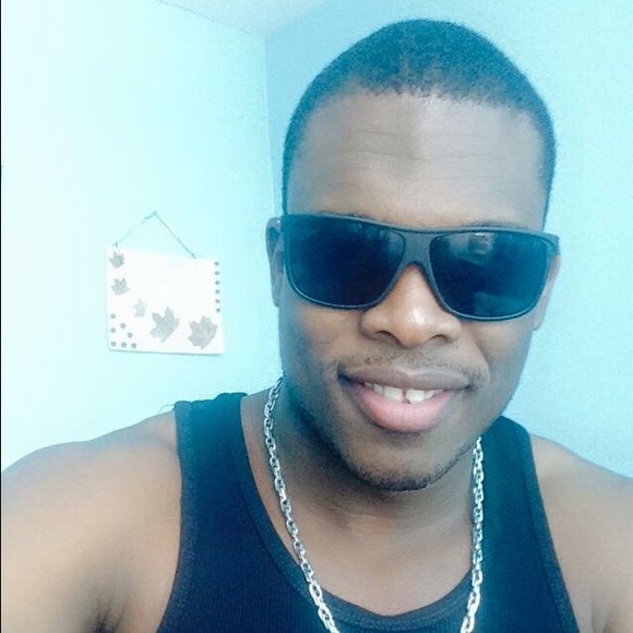 Profile Picture of Windsor Indigene (@tiwindsor) on Poshmark