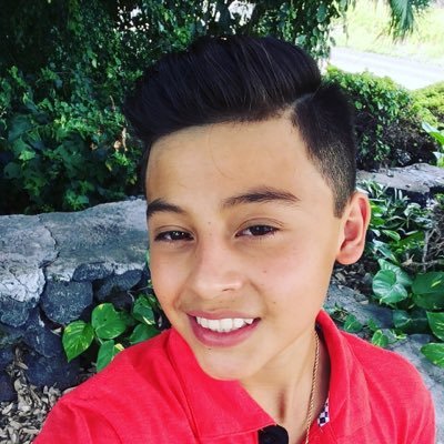 Profile Picture of Henry (@Miranda08Henry) on Twitter