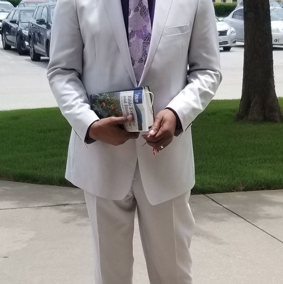 Profile Picture of Carlos Whitfield (@carloswhitfield) on Poshmark