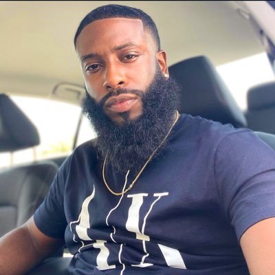 Profile Picture of CREDIT KING 🦁🇵🇦 (@King__Joe93) on Twitter