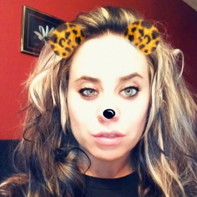 Profile Picture of Dixie Hoyt (@DHoyt90) on Twitter