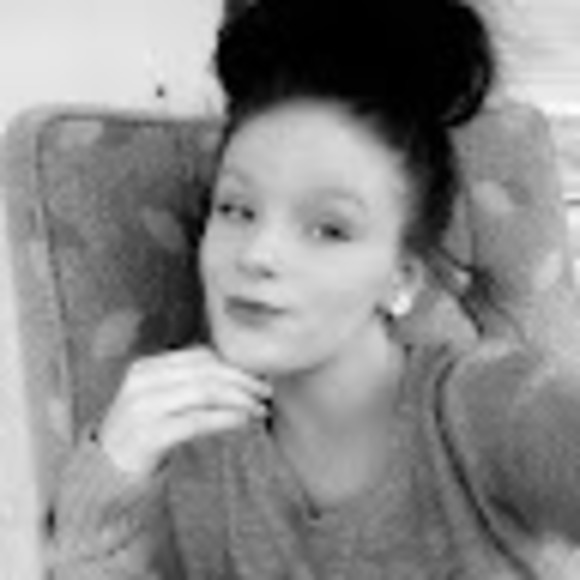 Profile Picture of Tiffany Embree (@jontiffany14) on Poshmark