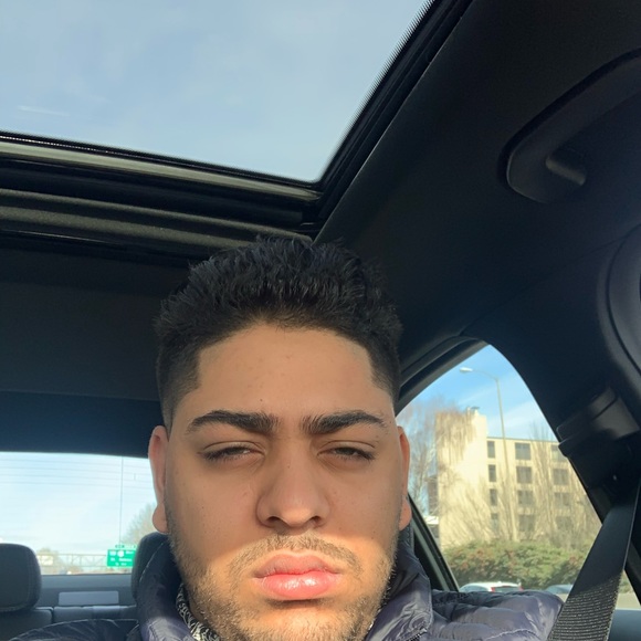 Profile Picture of Cameron Mcnulty (@cameronlevit) on Poshmark