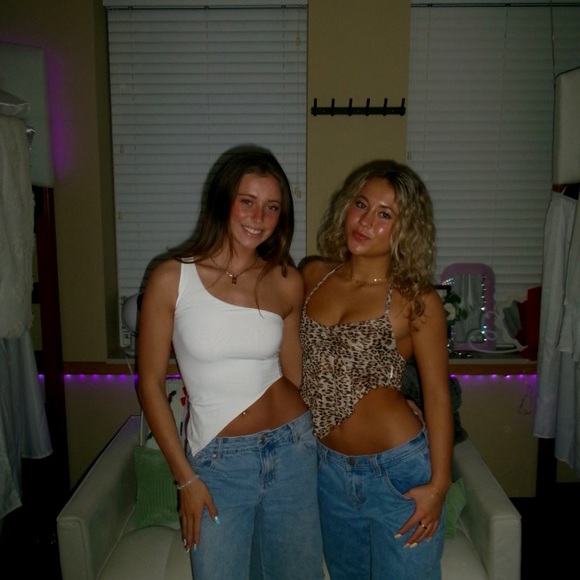 Profile Picture of Jaylin Wragge (@jayehawk) on Poshmark