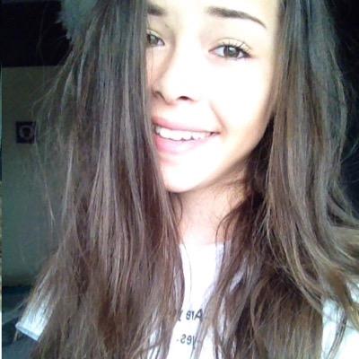 Profile Picture of Camille Nguyen (@unefillebizzare) on Twitter