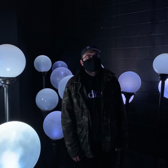 Joe Seleski - Poshmark Profile Picture of Joe Seleski (@joeseleski) on Poshmark