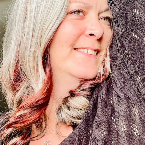 Profile Picture of Andrea Regimbald (@andrealeigh2467) on Poshmark