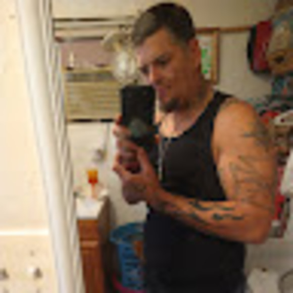 Michael Gerardi - Poshmark Profile Picture of Michael Gerardi (@michael_gerardi) on Poshmark