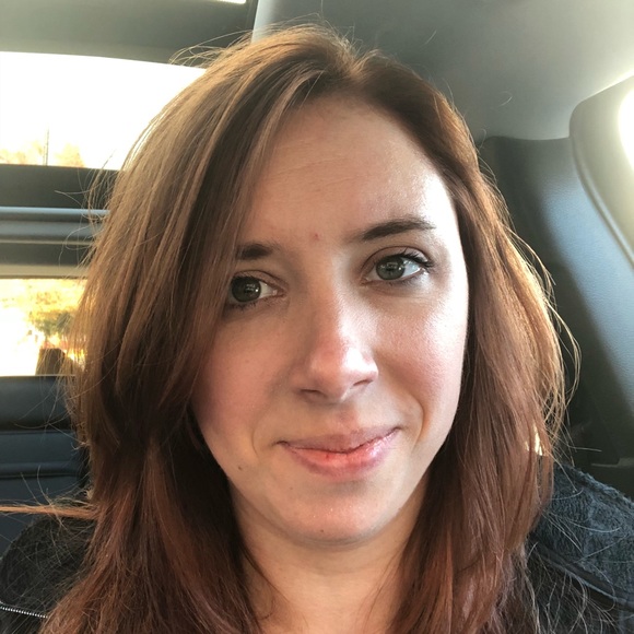 Profile Picture of Pamela Levesque (@plevesque2615) on Poshmark