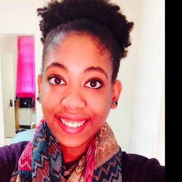 Profile Picture of Tyesha Thomas (@tyeshh) on Poshmark