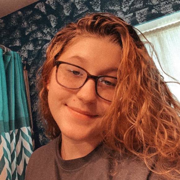 Profile Picture of Taylore Rethmel (@taylorerethmel) on Poshmark