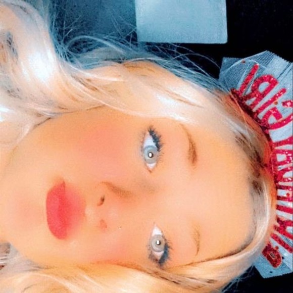 Profile Picture of Madalynn Bothe (@madalynnbothe) on Poshmark