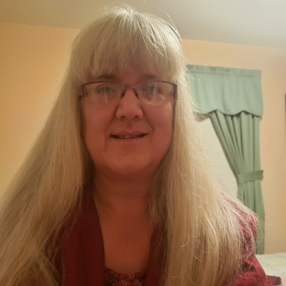 Profile Picture of Shelly Horetski (@shellyhoretski) on Poshmark