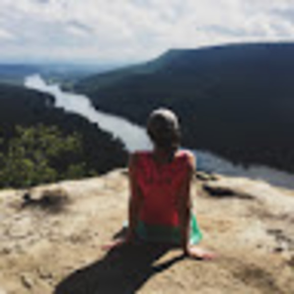 Allison Statum - Poshmark Profile Picture of Allison Statum (@allisonstatum) on Poshmark