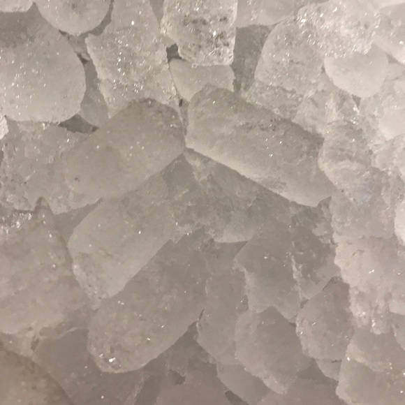 Profile Picture of Sarah Roesing (@sarahroes) on Poshmark