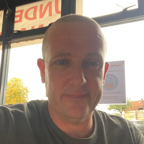 Profile Picture of Howard Scott (@howscott) on Poshmark