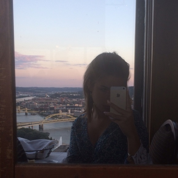 Profile Picture of Devyn Bauer (@devynbauer) on Poshmark