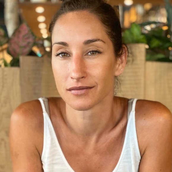 Profile Picture of Melissa Sapmaz (@ahorasi134) on Poshmark