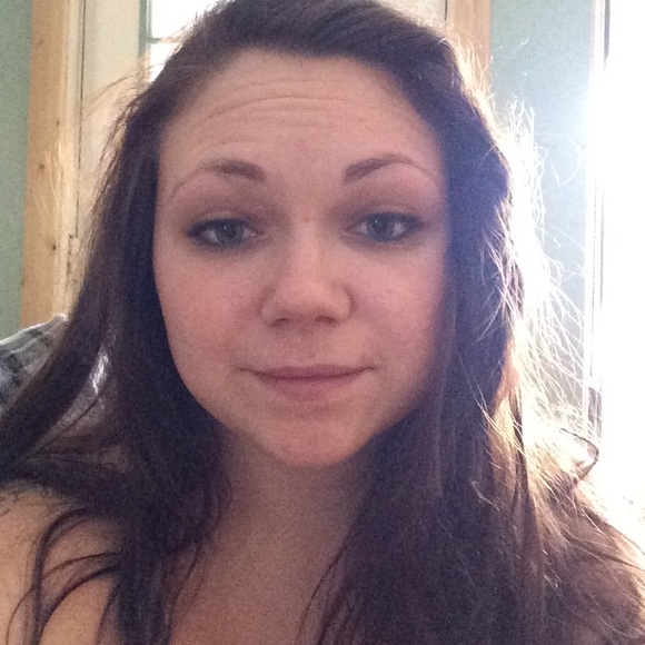 Profile Picture of Brianna Riethmeier (@bia2016) on Poshmark
