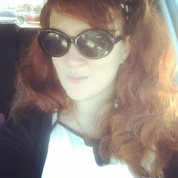 Profile Picture of Jenn Moerman (@jennmoerman) on Poshmark