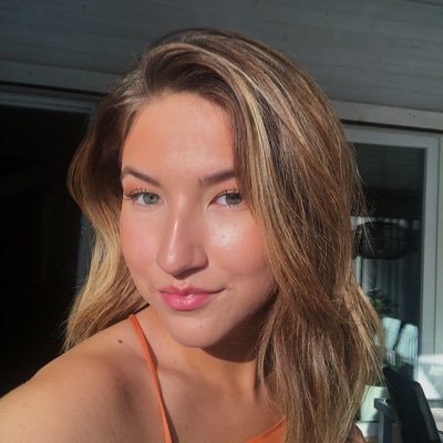 Profile Picture of Julia Broman (@juliaabroman) on Twitter
