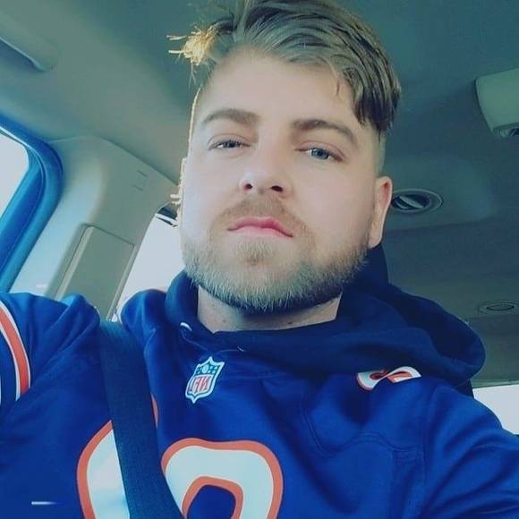 Profile Picture of Brenden Beukes (@brendenbeukes) on Poshmark