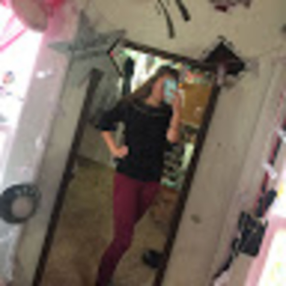 Profile Picture of Gabbie Pastorius (@gapastorius6) on Poshmark