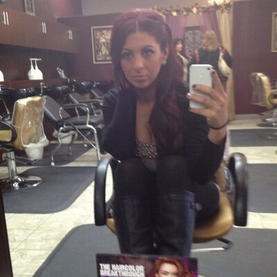 Profile Picture of Kim Whitlock (@KimBikiniBarber) on Twitter