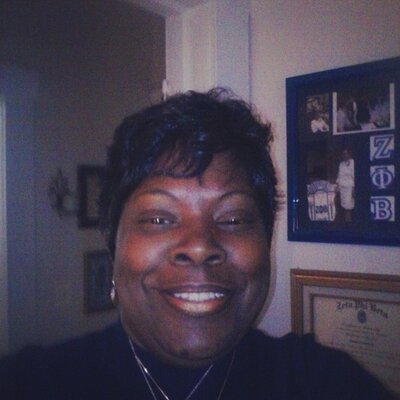 Profile Picture of Gwen Crawford (@blulonging) on Twitter