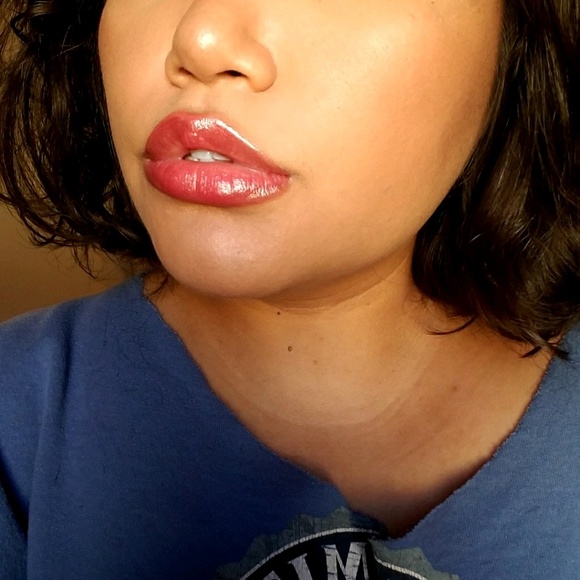 Profile Picture of Simone Rodriguez (@simonsters_inc) on Poshmark