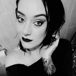 Profile Picture of Sarah Stubbs (@stubbsymalone) on Instagram