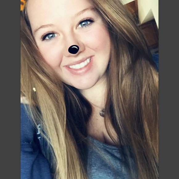 Profile Picture of Kailey Richards (@kailey269) on Poshmark