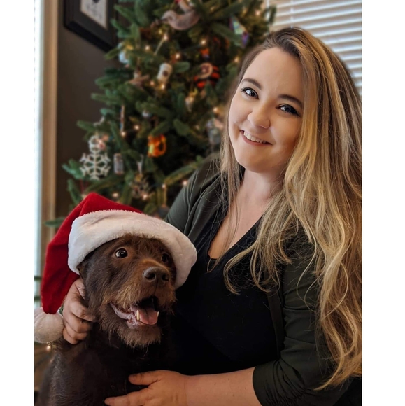 Profile Picture of Lori Carpenter (@lcarpenter1129) on Poshmark