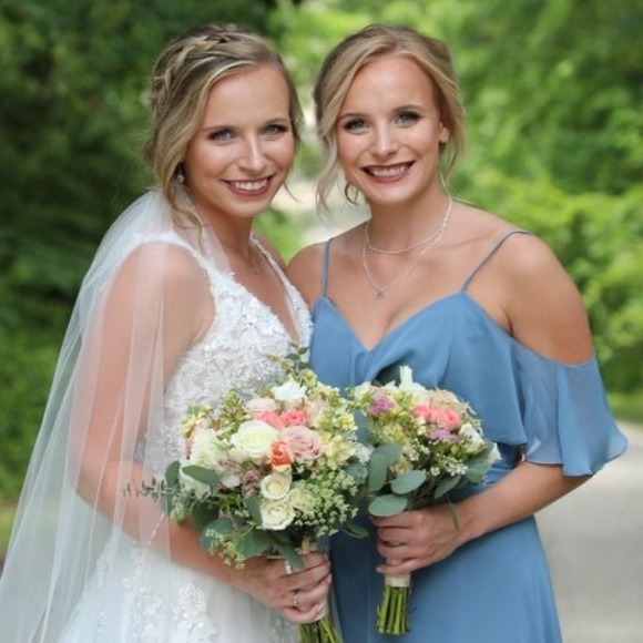 Profile Picture of Haley Rodgers (@haleyrodgers492) on Poshmark