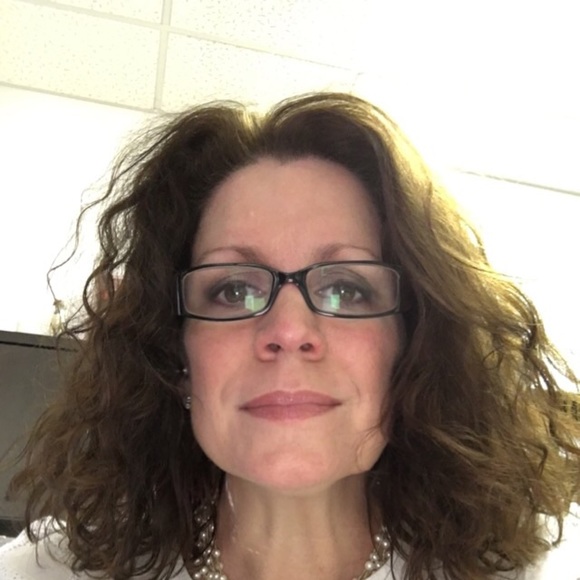 Kim Randolph - Poshmark Profile Picture of Kim Randolph (@kim3045) on Poshmark